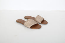 Load image into Gallery viewer, BETTY - SLIPPERS