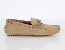 Load image into Gallery viewer, Pallenera Suede Moccasin
