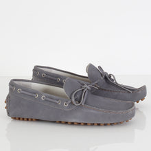 Load image into Gallery viewer, Pallenera Suede Moccasin