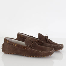 Load image into Gallery viewer, Pallenera Suede Moccasin