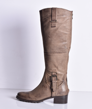 Load image into Gallery viewer, Vanessa Women Boots
