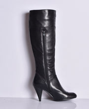 Load image into Gallery viewer, Staccato Women Boots
